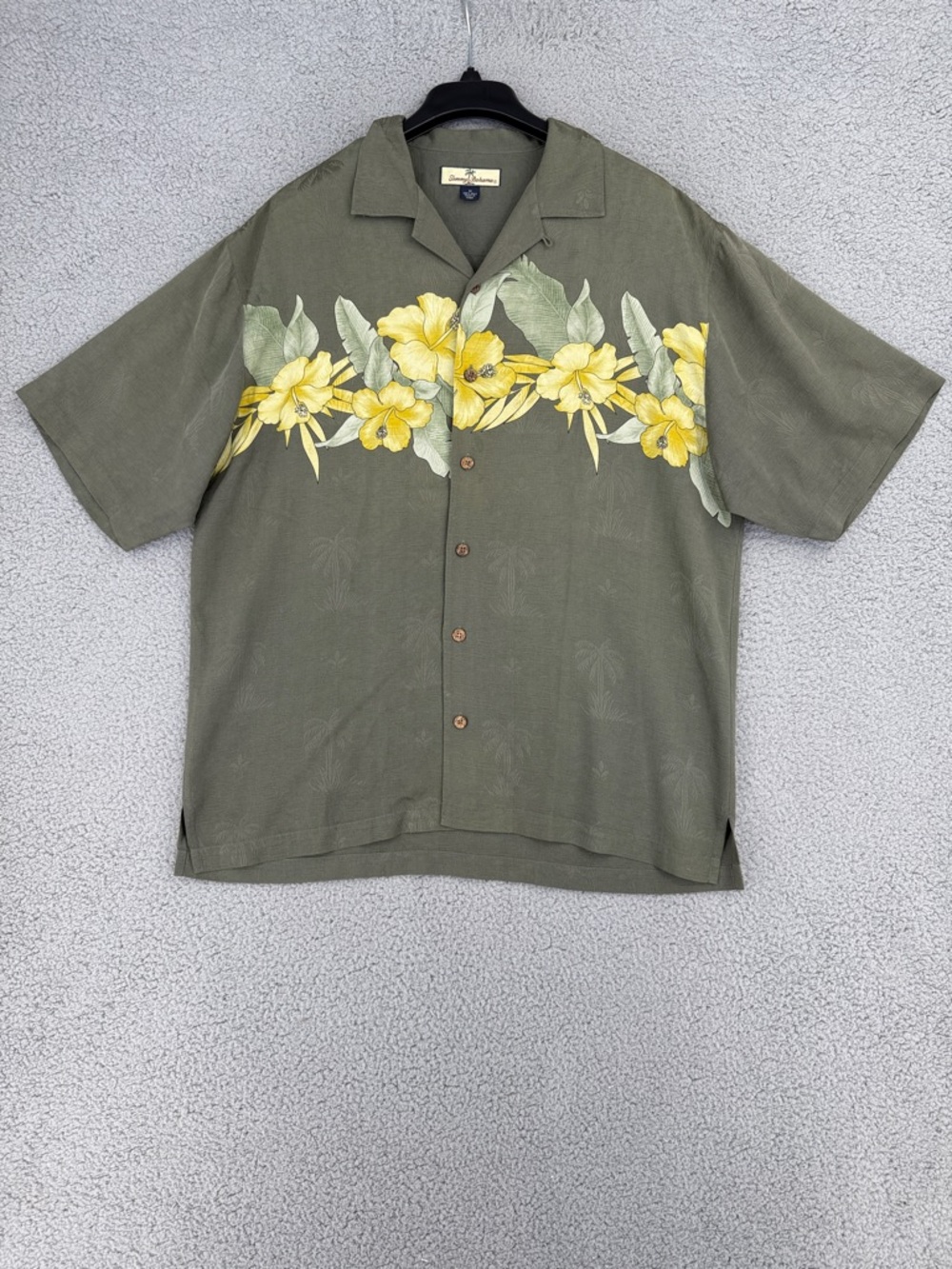 Tommy Bahama camp shirt Mens medium short sleeve button up 100% Silk Olive Green